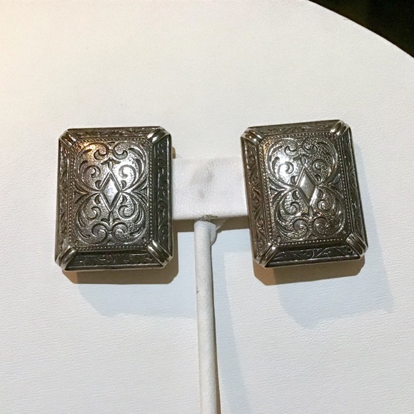 🔥6 Items for $20! VINTAGE Silver Earrings - Picture 6 of 8